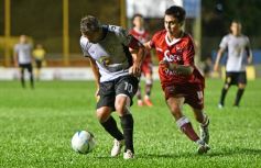 Foto de la galería: Crucero del Norte empató en cero con Defensores de Belgrano