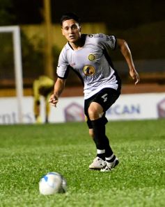 Foto de la galería: Crucero del Norte empató en cero con Defensores de Belgrano