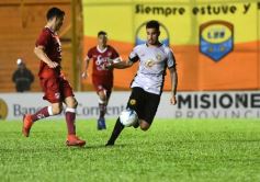 Foto de la galería: Crucero del Norte empató en cero con Defensores de Belgrano