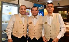 Foto de la galería: Las imágenes de un día intenso y emocionante: los misioneros en las urnas