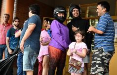 Foto de la galería: Las imágenes de un día intenso y emocionante: los misioneros en las urnas