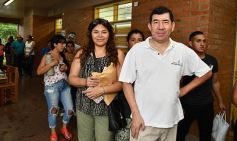 Foto de la galería: Las imágenes de un día intenso y emocionante: los misioneros en las urnas