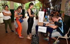 Foto de la galería: Las imágenes de un día intenso y emocionante: los misioneros en las urnas