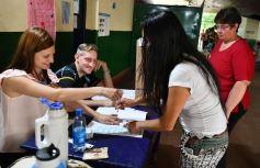 Foto de la galería: Las imágenes de un día intenso y emocionante: los misioneros en las urnas