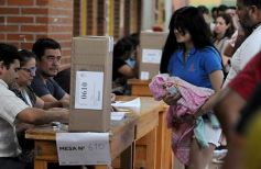 Foto de la galería: Las imágenes de un día intenso y emocionante: los misioneros en las urnas