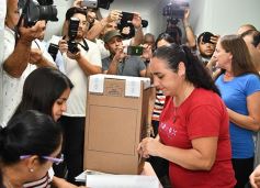 Foto de la galería: Las imágenes de un día intenso y emocionante: los misioneros en las urnas