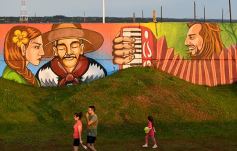 Foto de la galería: Un festival de lujo para inaugurar el mural más grande del mundo en Posadas