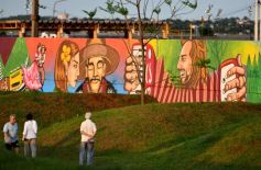 Foto de la galería: Un festival de lujo para inaugurar el mural más grande del mundo en Posadas