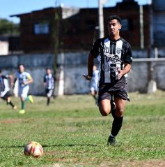 Foto de la galería: Clausura: Atlético Posadas superó a Andrés Guacurarí