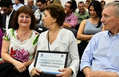 Foto de la galería: El Concejo reconoció la labor de distintos personajes e instituciones de Posadas, entre ellos al fotógrafo Sixto Fariña