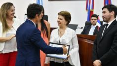 Foto de la galería: El Concejo reconoció la labor de distintos personajes e instituciones de Posadas, entre ellos al fotógrafo Sixto Fariña