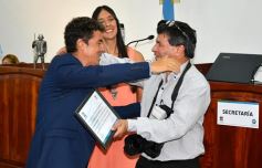 Foto de la galería: El Concejo reconoció la labor de distintos personajes e instituciones de Posadas, entre ellos al fotógrafo Sixto Fariña