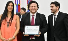 Foto de la galería: El Concejo reconoció la labor de distintos personajes e instituciones de Posadas, entre ellos al fotógrafo Sixto Fariña