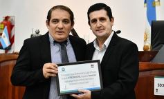 Foto de la galería: El Concejo reconoció la labor de distintos personajes e instituciones de Posadas, entre ellos al fotógrafo Sixto Fariña