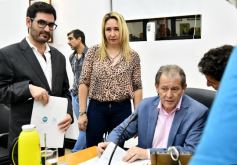 Foto de la galería: El Concejo reconoció la labor de distintos personajes e instituciones de Posadas, entre ellos al fotógrafo Sixto Fariña