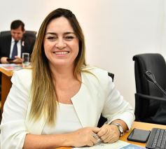 Foto de la galería: El Concejo reconoció la labor de distintos personajes e instituciones de Posadas, entre ellos al fotógrafo Sixto Fariña