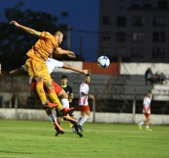 Foto de la galería: Liga Posadeña: Crucero dejó en el camino a Guaraní y está en semifinales