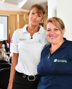 Foto de la galería: Entregaron becas de estudio a jóvenes de barrios de la EBY que cursan distintas carreras de la UNaM