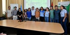 Foto de la galería: Entregaron becas de estudio a jóvenes de barrios de la EBY que cursan distintas carreras de la UNaM