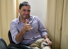 Foto de la galería: Entregaron becas de estudio a jóvenes de barrios de la EBY que cursan distintas carreras de la UNaM