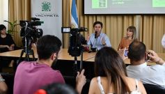 Foto de la galería: Entregaron becas de estudio a jóvenes de barrios de la EBY que cursan distintas carreras de la UNaM