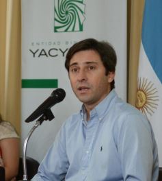 Foto de la galería: Entregaron becas de estudio a jóvenes de barrios de la EBY que cursan distintas carreras de la UNaM