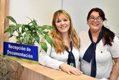 Foto de la galería: Entregaron becas de estudio a jóvenes de barrios de la EBY que cursan distintas carreras de la UNaM