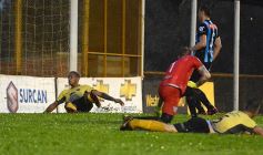 Foto de la galería: Crucero no pudo quebrar a Juventud en su casa