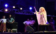 Foto de la galería: Vanessa Avellaneda, Pato García y María Ofelia,  dueños de la ovación en la segunda noche del Festival