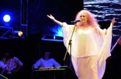 Foto de la galería: Vanessa Avellaneda, Pato García y María Ofelia,  dueños de la ovación en la segunda noche del Festival