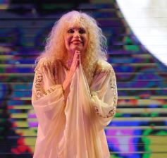 Foto de la galería: Vanessa Avellaneda, Pato García y María Ofelia,  dueños de la ovación en la segunda noche del Festival