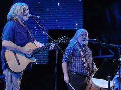 Foto de la galería: Vanessa Avellaneda, Pato García y María Ofelia,  dueños de la ovación en la segunda noche del Festival