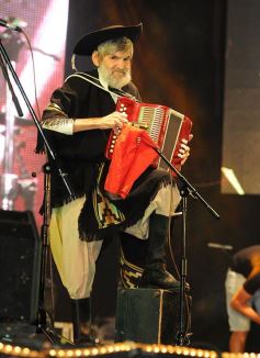 Foto de la galería: Tercera noche del Festival: Mensú de Oro para el gran Alcibiades Alarcón