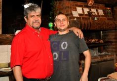 Foto de la galería: Arnaldo Santacruz celebró su cumple con todo: música y asado hasta el amanecer