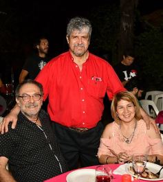 Foto de la galería: Arnaldo Santacruz celebró su cumple con todo: música y asado hasta el amanecer