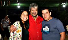 Foto de la galería: Arnaldo Santacruz celebró su cumple con todo: música y asado hasta el amanecer
