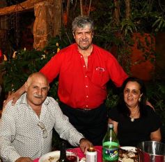 Foto de la galería: Arnaldo Santacruz celebró su cumple con todo: música y asado hasta el amanecer