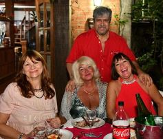 Foto de la galería: Arnaldo Santacruz celebró su cumple con todo: música y asado hasta el amanecer