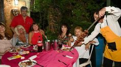 Foto de la galería: Arnaldo Santacruz celebró su cumple con todo: música y asado hasta el amanecer