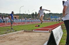 Foto de la galería: Es una realidad la pista de atletismo del Cepard en Posadas