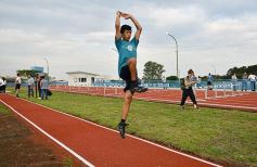 Foto de la galería: Es una realidad la pista de atletismo del Cepard en Posadas