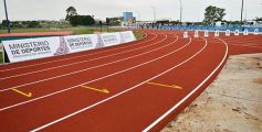 Foto de la galería: Es una realidad la pista de atletismo del Cepard en Posadas