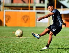 Foto de la galería: Debutó Carlos Marczuk como DT Colectivero y se trajo un empate de Santa Fe