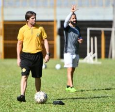 Foto de la galería: Debutó Carlos Marczuk como DT Colectivero y se trajo un empate de Santa Fe