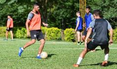 Foto de la galería: Debutó Carlos Marczuk como DT Colectivero y se trajo un empate de Santa Fe