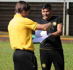 Foto de la galería: Debutó Carlos Marczuk como DT Colectivero y se trajo un empate de Santa Fe
