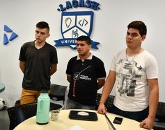 Foto de la galería: Herrera Ahuad visitó la Casita de “Creación” y la Escuela de Robótica con Fabiola Yañez, futura Primera Dama