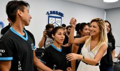 Foto de la galería: Herrera Ahuad visitó la Casita de “Creación” y la Escuela de Robótica con Fabiola Yañez, futura Primera Dama