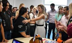 Foto de la galería: Herrera Ahuad visitó la Casita de “Creación” y la Escuela de Robótica con Fabiola Yañez, futura Primera Dama