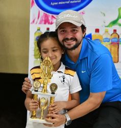 Foto de la galería: Exitoso cierre del torneo Clausura de Golf internacional Juniors en el Tacurú